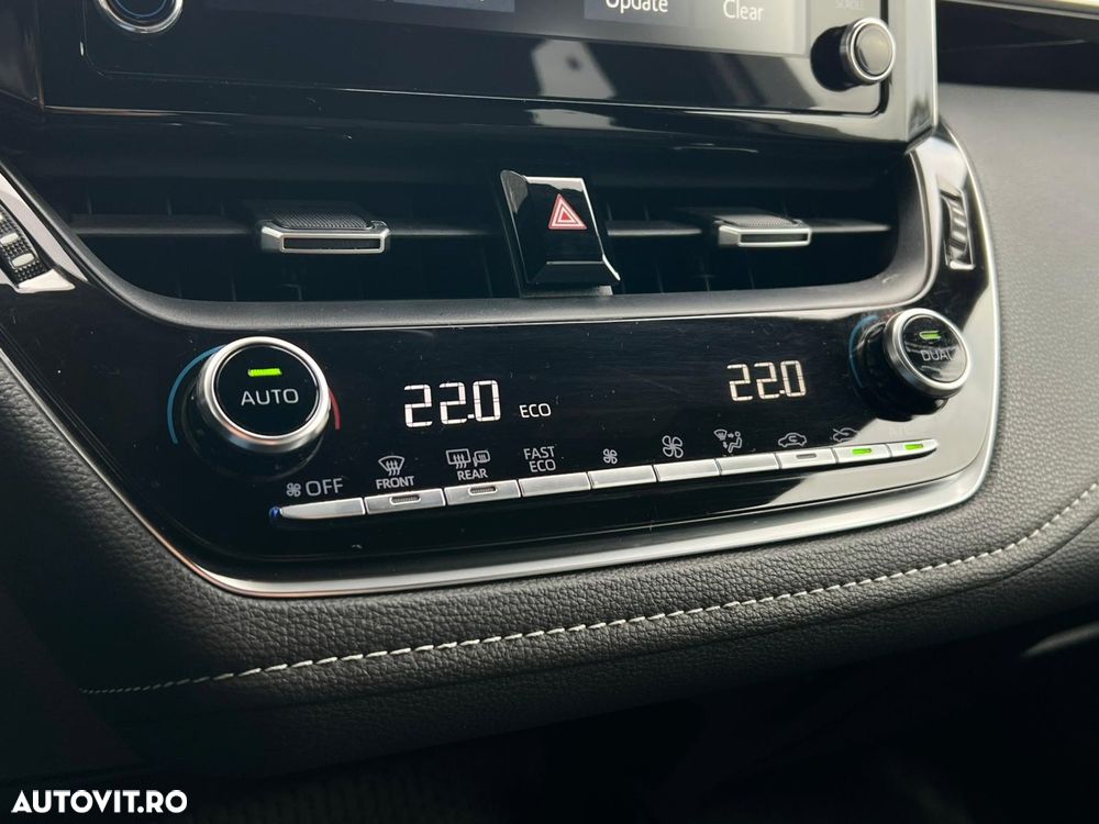 Toyota Corolla 1.8 HSD Dynamic Bi-tone - 23