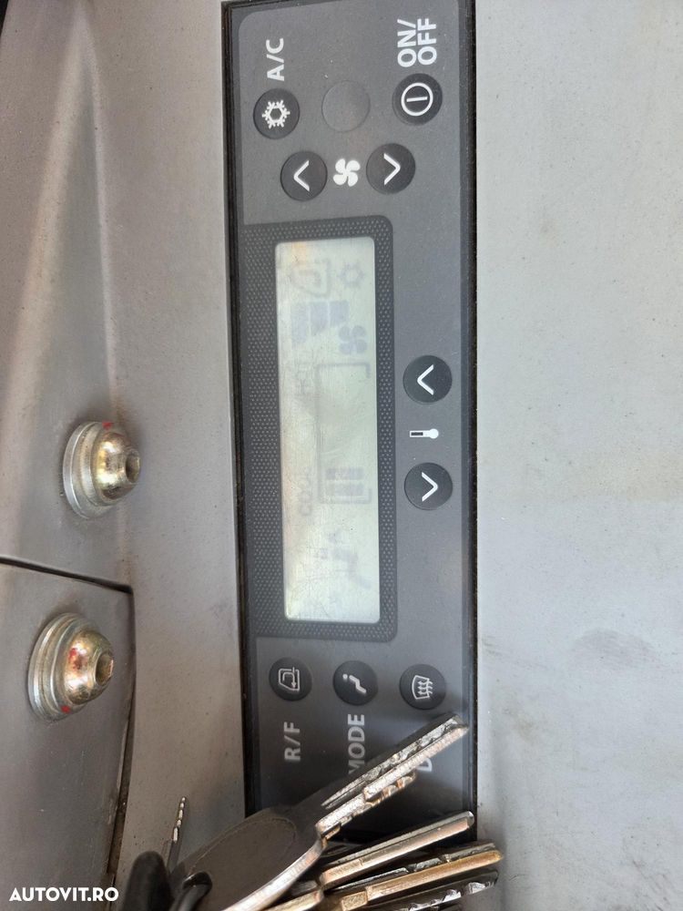 Hitachi 3,7tone, 2023, 737h, FULL OPTION, Cupla rapida HIDRAULICA, 2 cupe excavare NOI, cupa TALUZ INCLINABILA NOUA, senile cauciuc NOI, latime 1,5m, adancime sapare 4m, inst picon pe brate, ridica 2t, Aer cond, posibil leaasing 4 ani-PROMOTIE 38.900 eur+Tva - 21