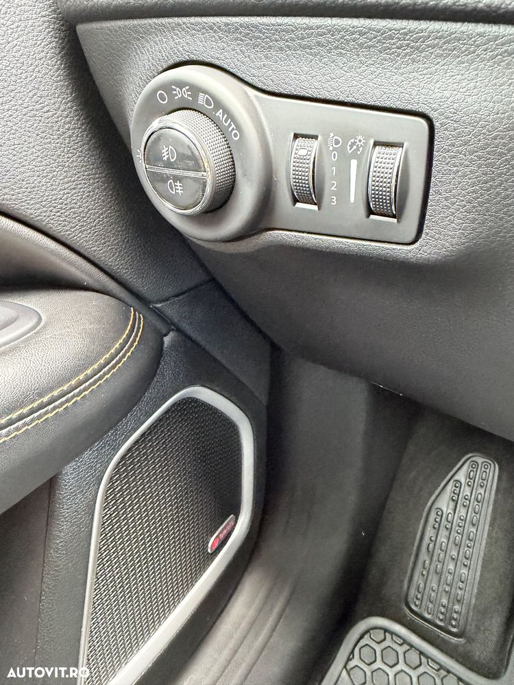 Jeep Compass 2.0 M-Jet 4x4 AT Limited - 28