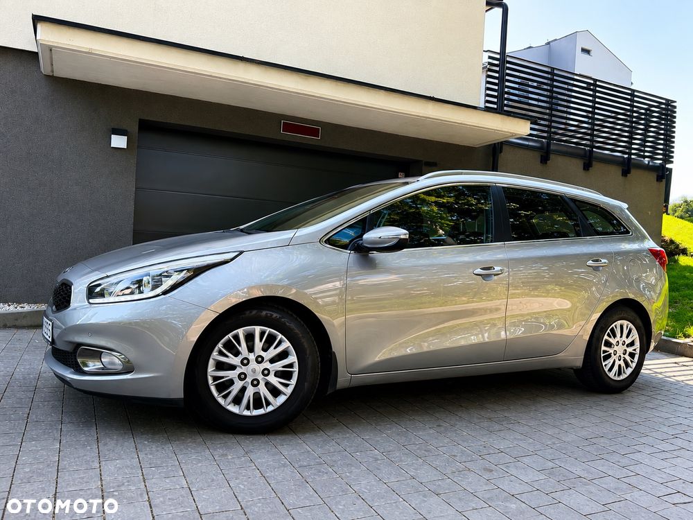 Kia Ceed 1.6 GDI Business Line - 1