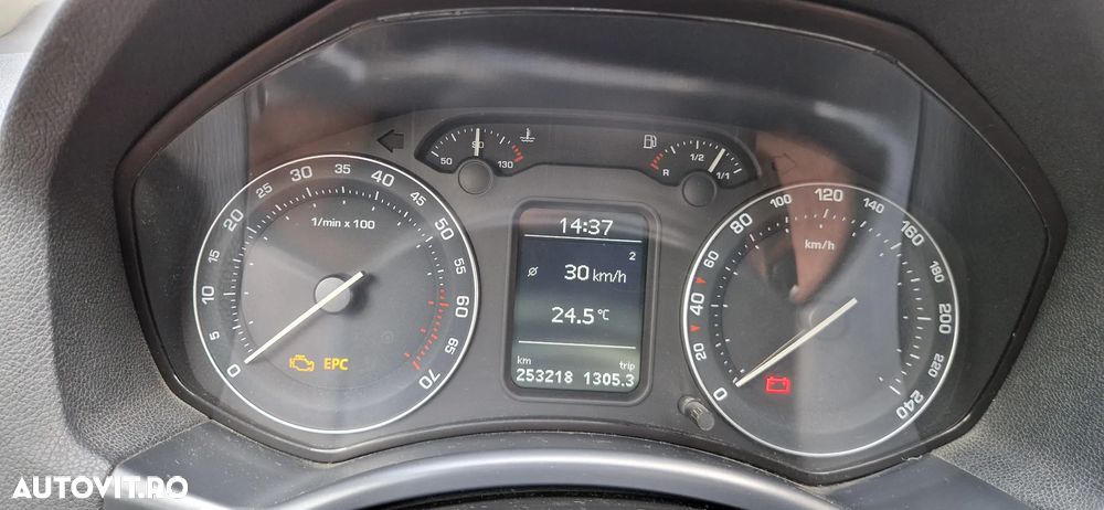 Skoda Octavia 1.4 MPI Ambiente - 33