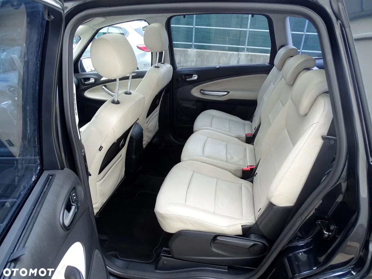 Ford S-Max 2.5 Titanium - 15