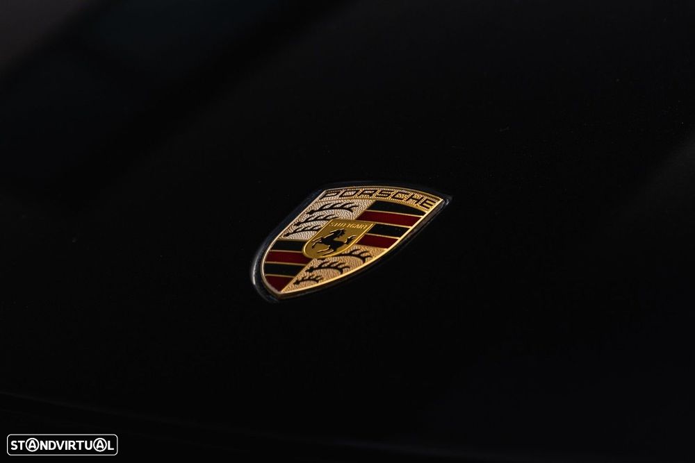 Porsche 911 (991) Carrera 4 Cabriolet PDK Black Edition - 40