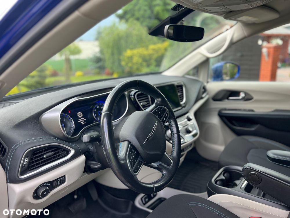 Chrysler Pacifica - 9