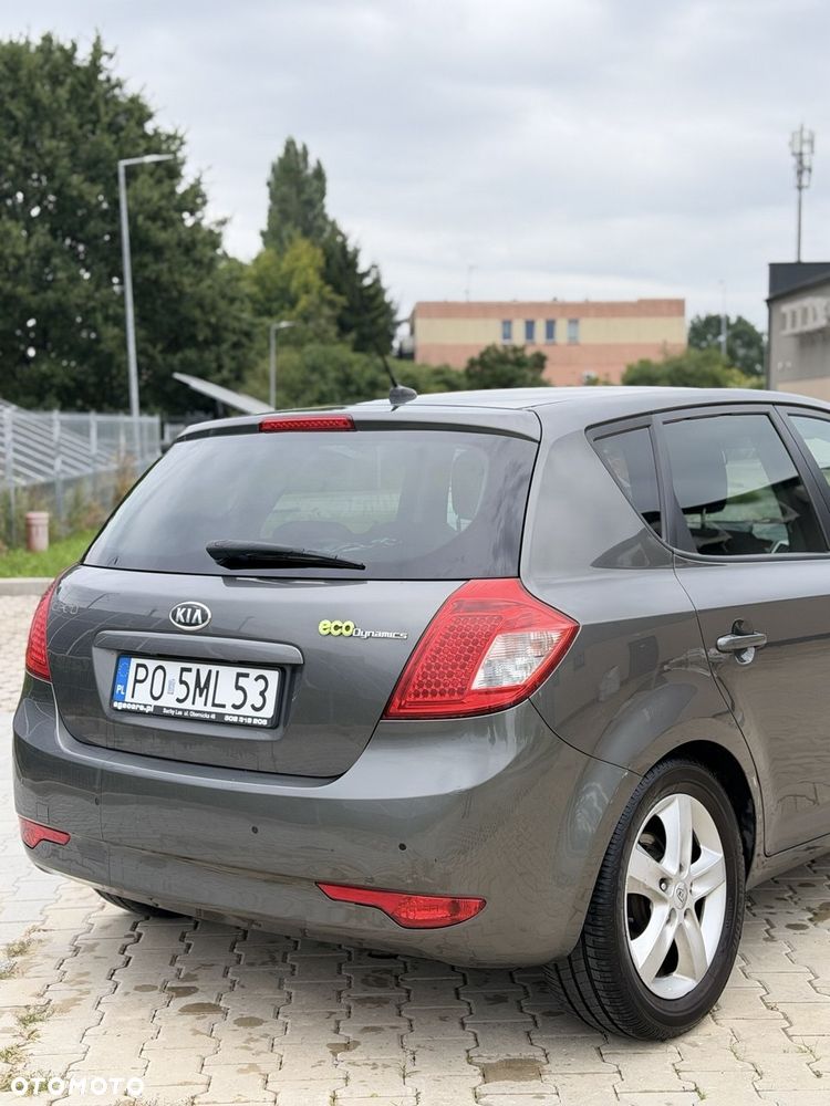Kia Ceed - 7