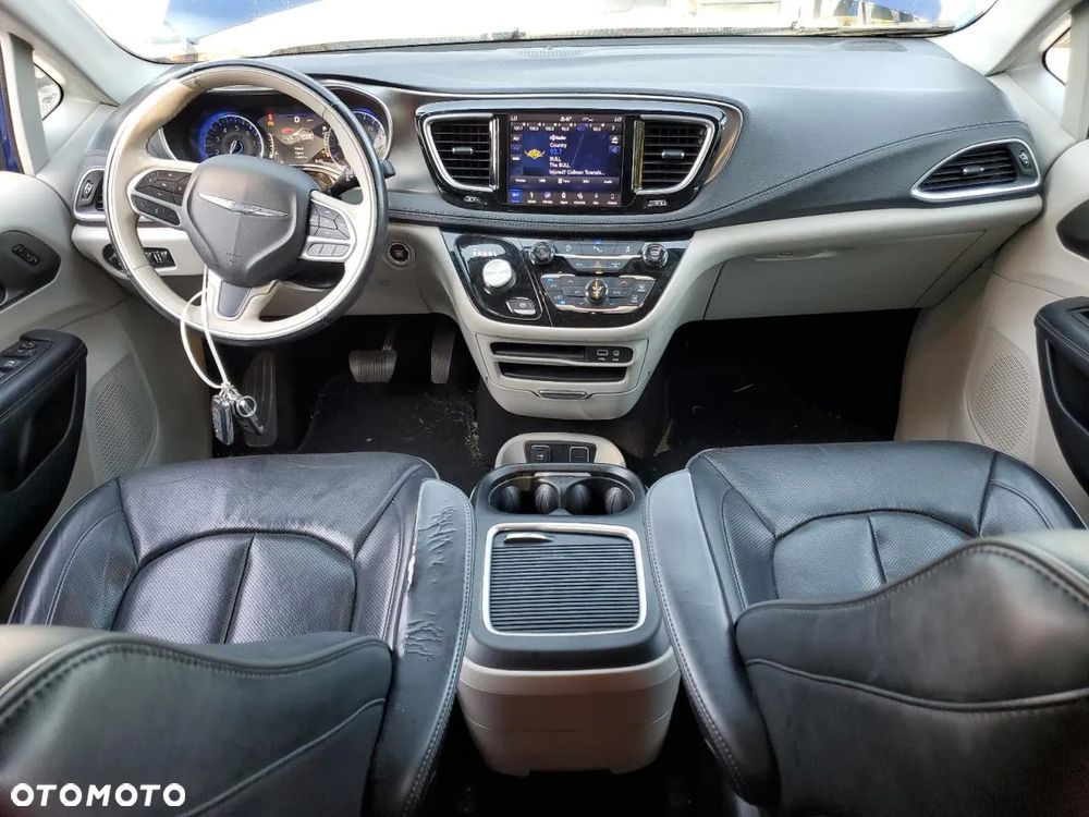 Chrysler Pacifica - 7