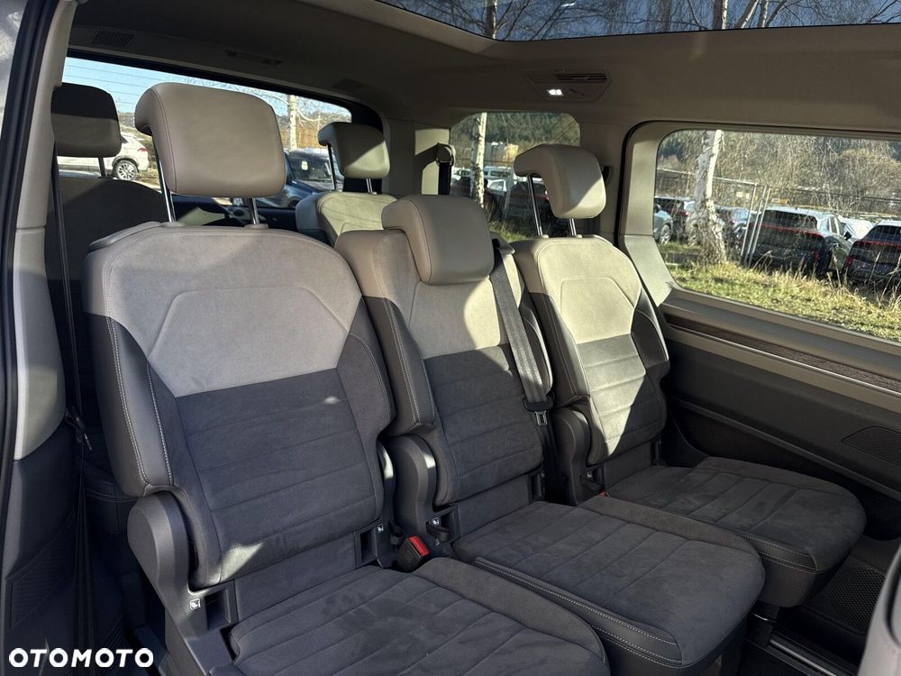 Volkswagen Multivan - 22