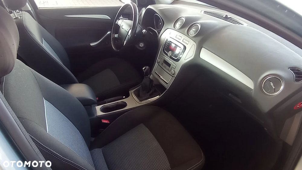 Ford Mondeo 1.6 Titanium - 38