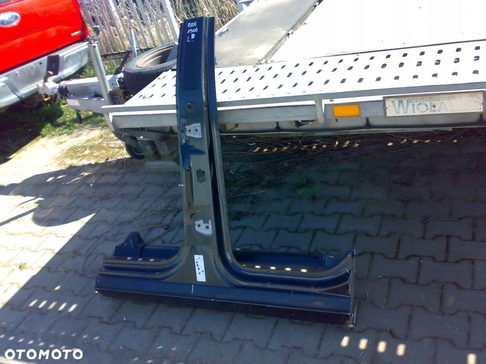 dodge ram 1500 2013 2018 słupek środkowy lewy próg bok - 1