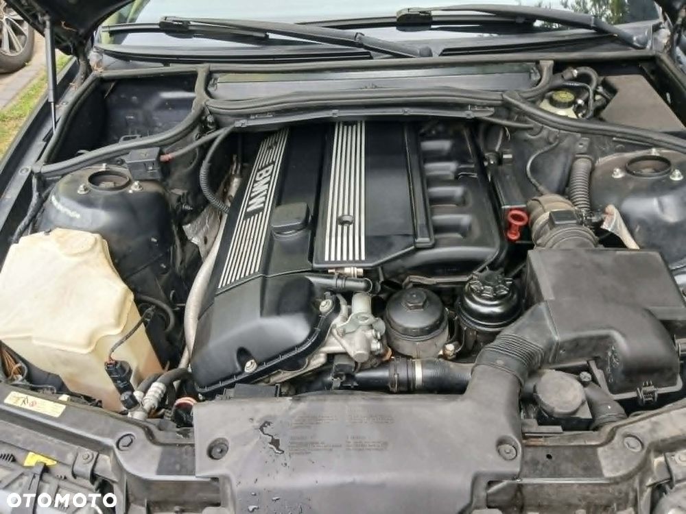 BMW Seria 3 323i - 13