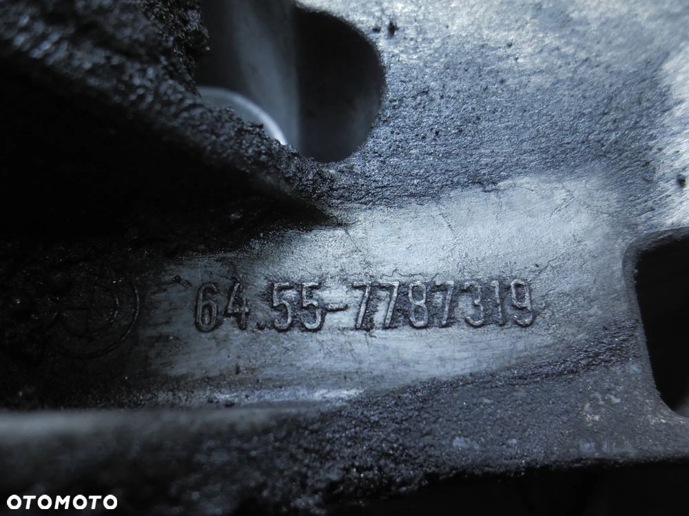 ŁAPA PODSTAWA SILNIKA 64557787319 BMW E46 2.0 D LIFT - 2