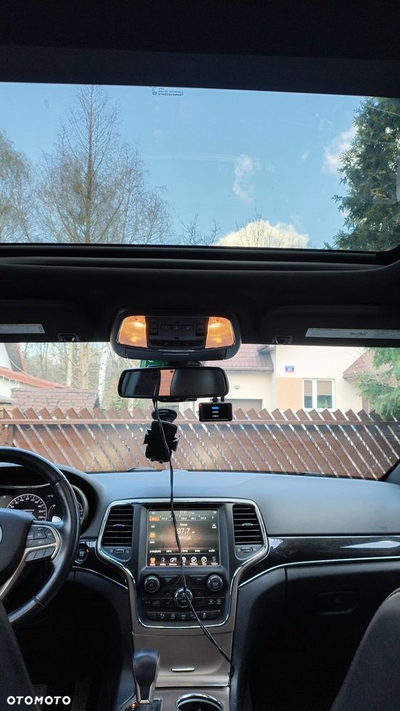 Jeep Grand Cherokee - 26