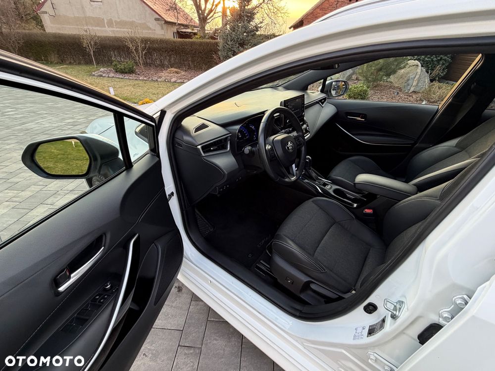 Toyota Corolla 2.0 Hybrid Comfort - 18