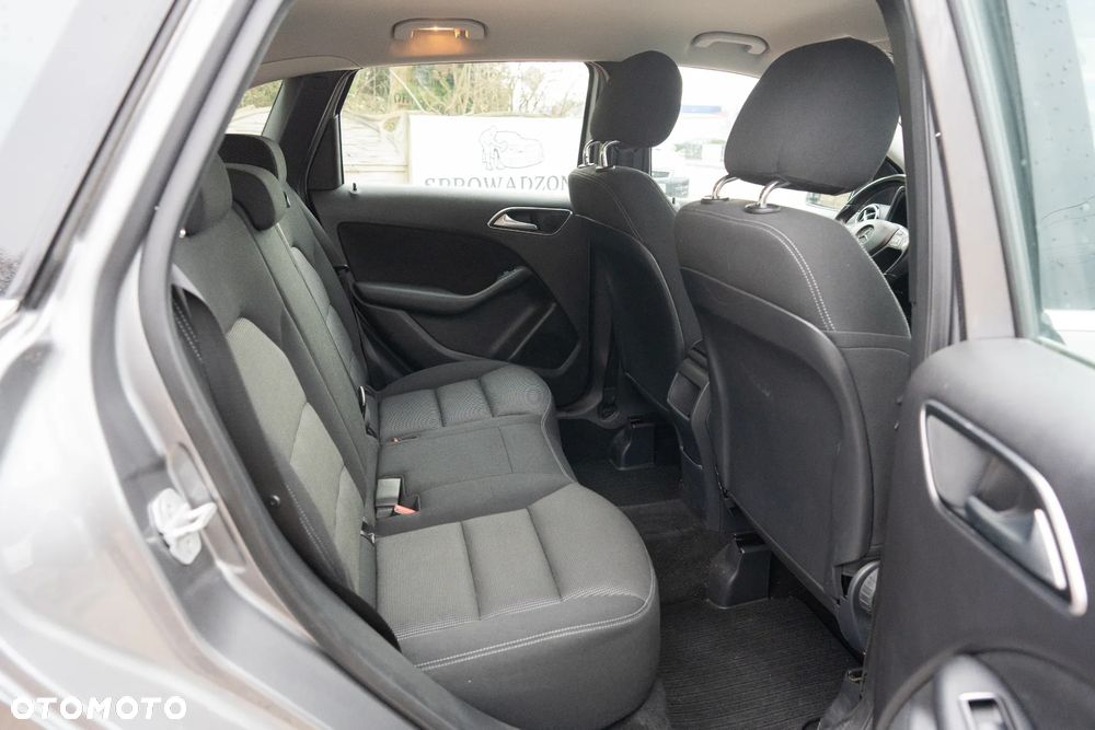 Mercedes-Benz Klasa B 180 BlueEFFICIENCY Edition - 16