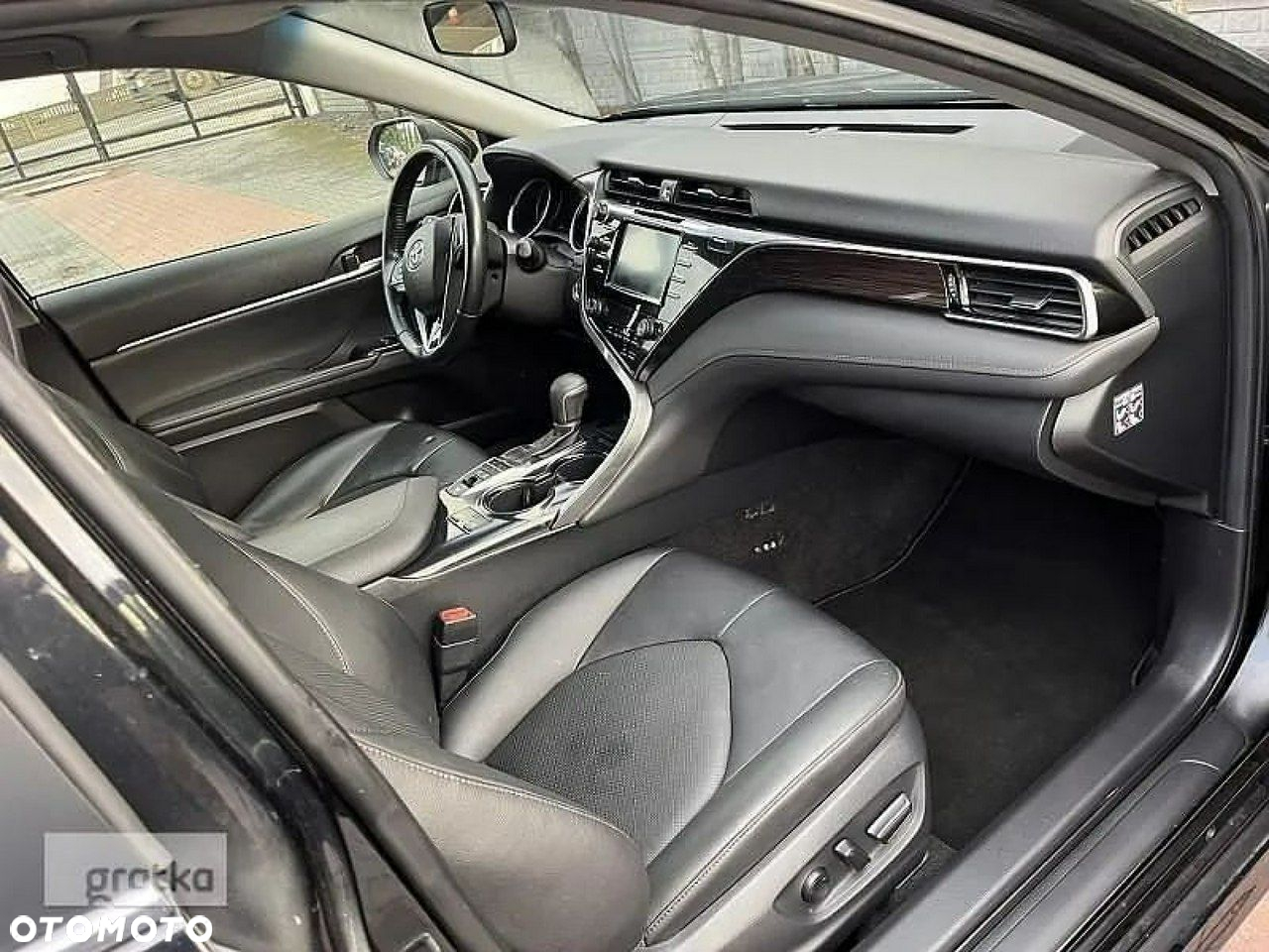 Toyota Camry - 6