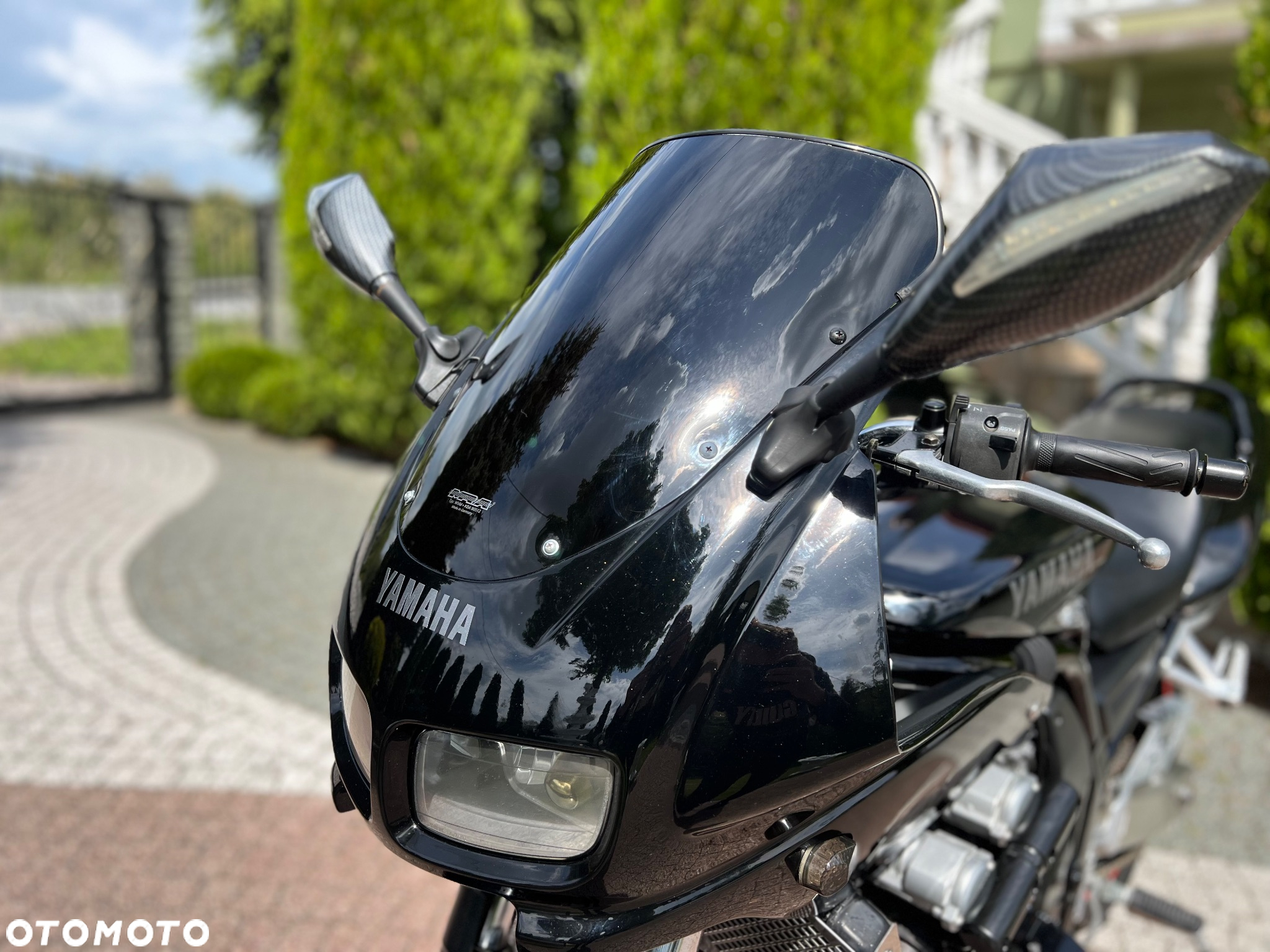 Yamaha FZS - 28