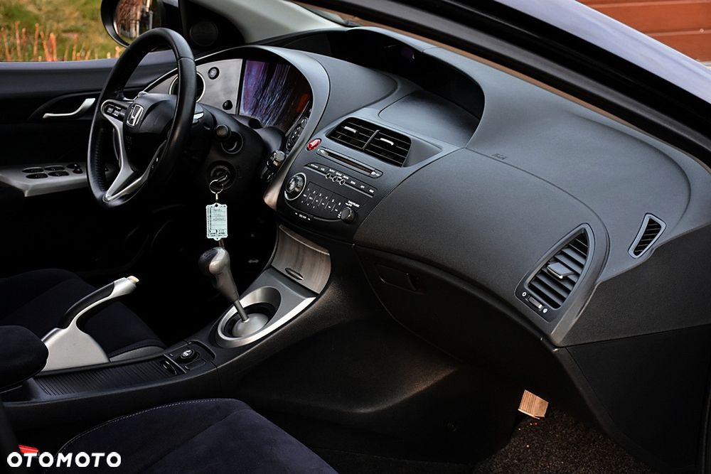 Honda Civic 1.8i-VTEC 50 Jahre Edition - 29