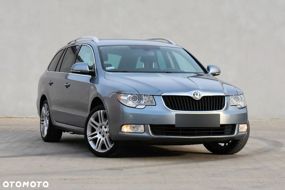 Skoda Superb 2.0 TDI Family DSG - 3