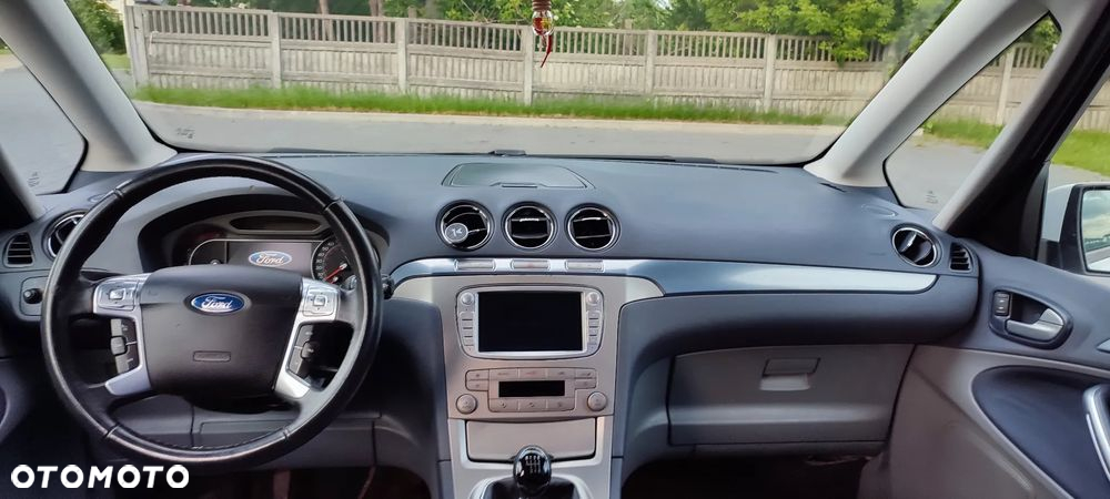 Ford Galaxy 1.8 TDCi Ambiente - 17
