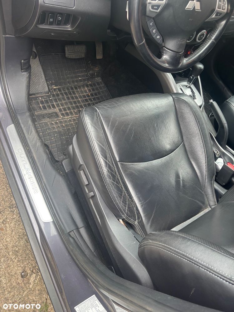 Mitsubishi Outlander - 20