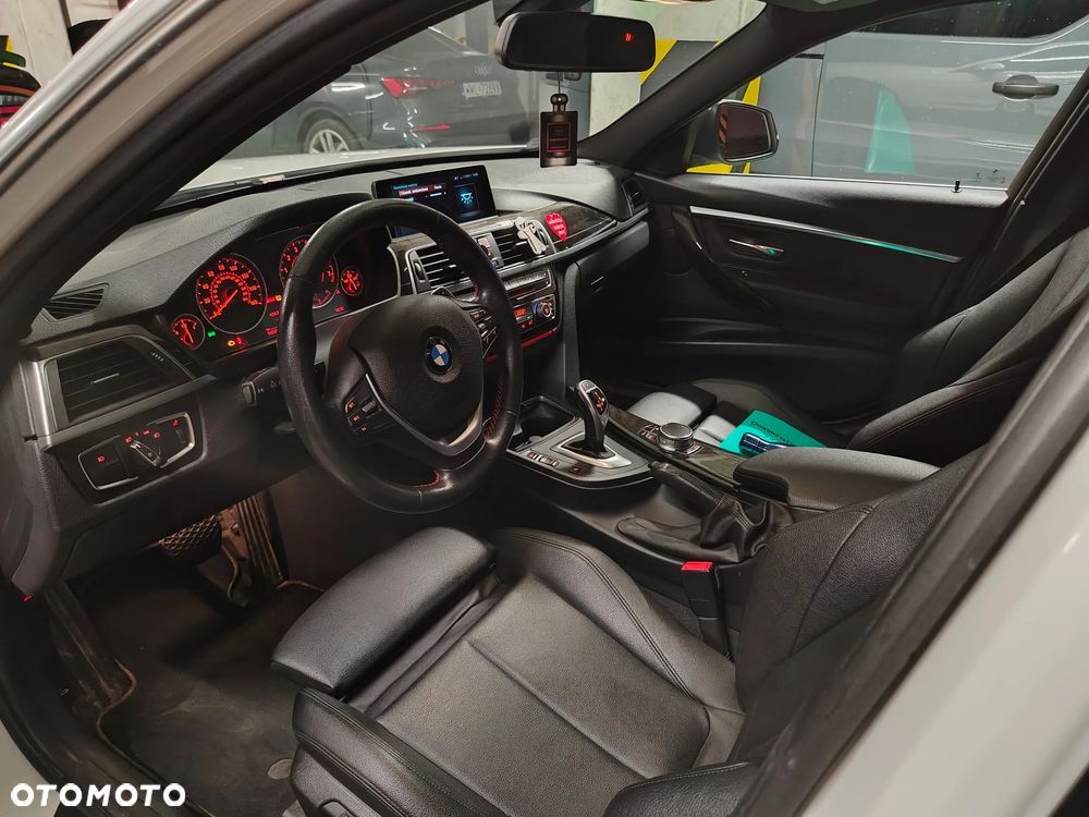 BMW Seria 3 330i Sport Line Sport - 16