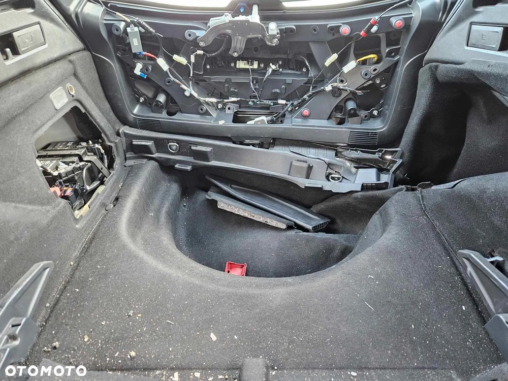 Toyota Corolla 2.0 Hybrid Touring Sports Business Edition - 14