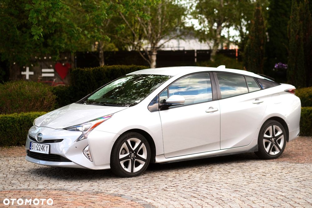 Toyota Prius (Hybrid) Executive - 4