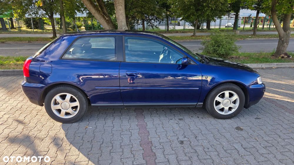 Audi A3 3-drzwiowe 1.6 Ambition - 3