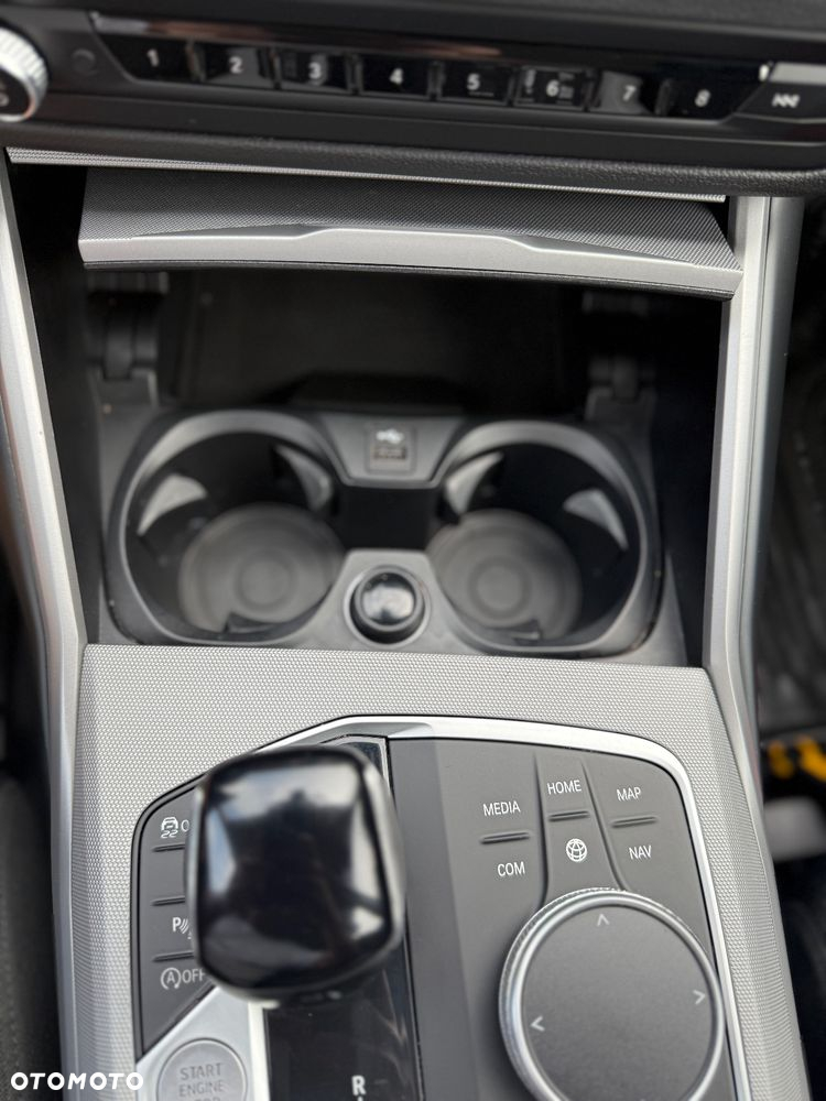 BMW Seria 3 318i - 9