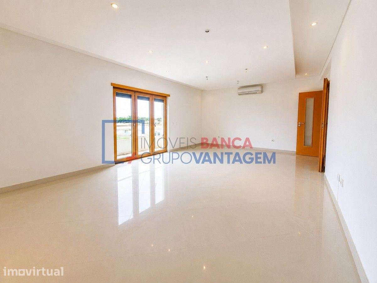 T4 no Pinhal Novo | 128,84 m², Suite e Arrecadação - Grande imagem: 2/29