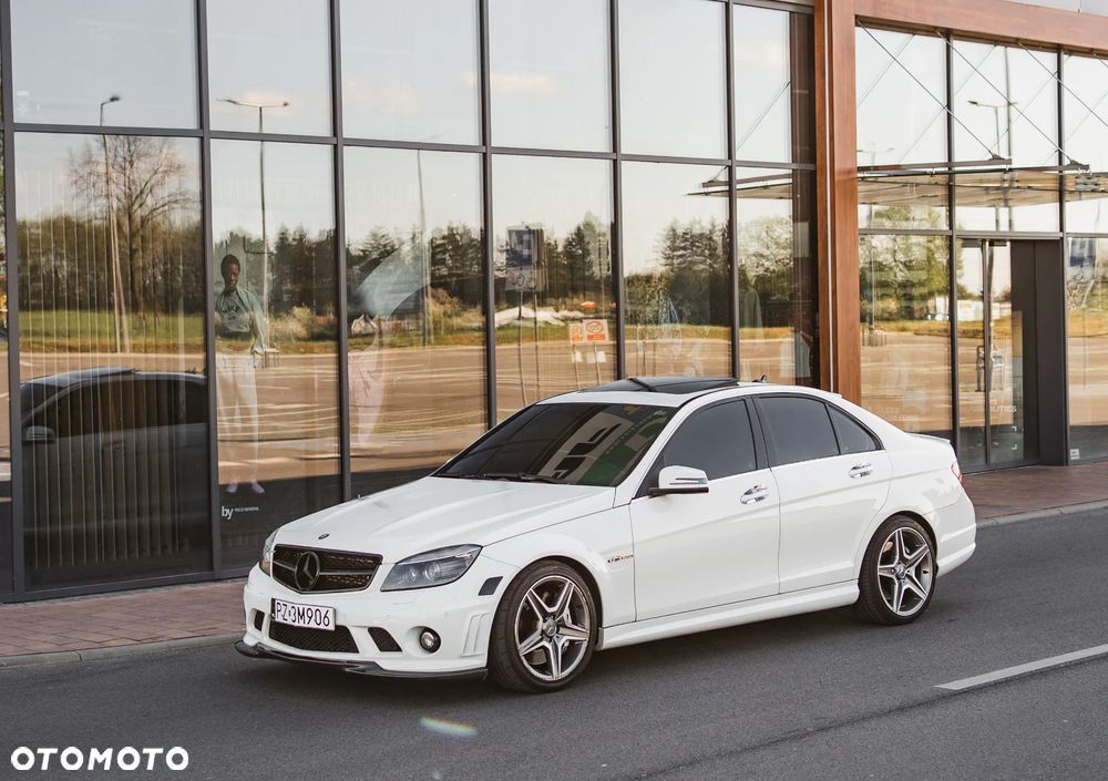 Mercedes-Benz Klasa C 63 AMG - 8