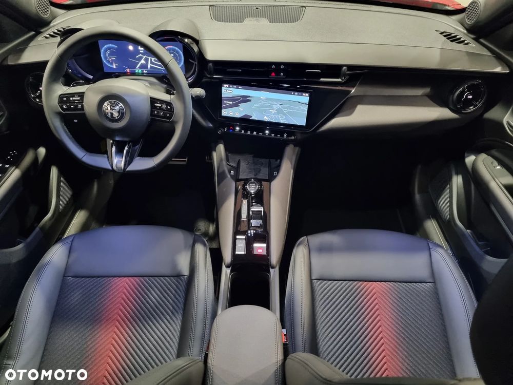 Alfa Romeo Junior 1.2 mHEV Ibrida Q4 eDCT - 13