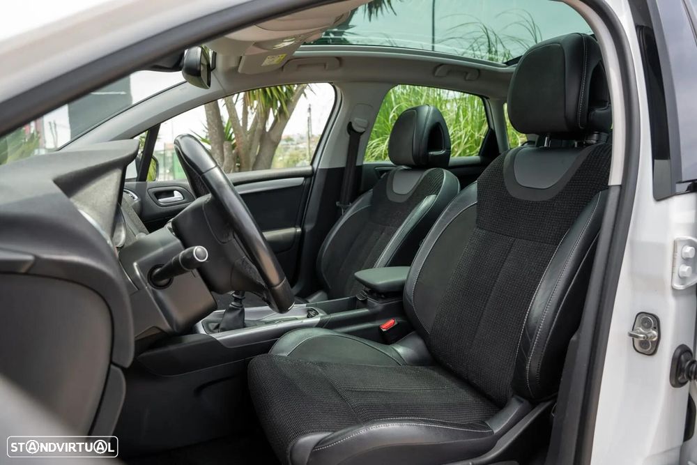 Citroën C4 PureTech 130 Stop&Start SHINE - 17