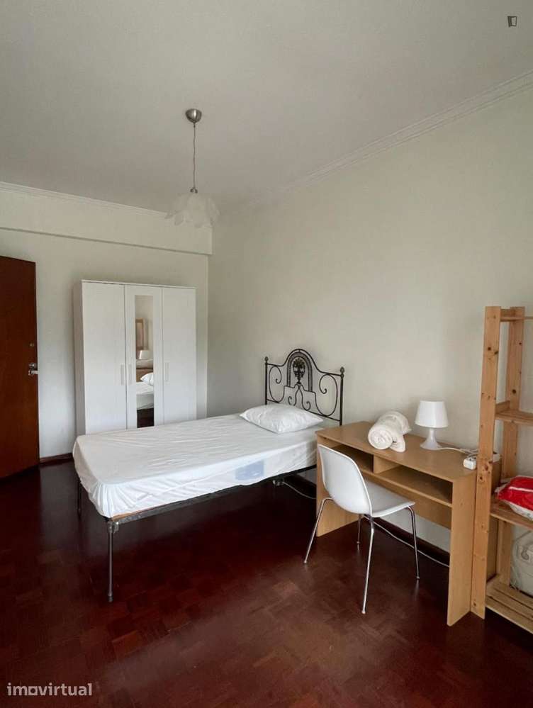 Quarto - localizado em Sete Rios Lisbon - Grande imagem: 3/10