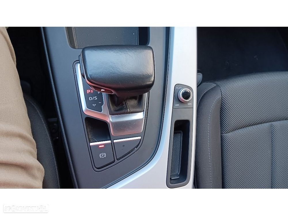 Audi A4 Avant 30 TDI Advanced S tronic - 20