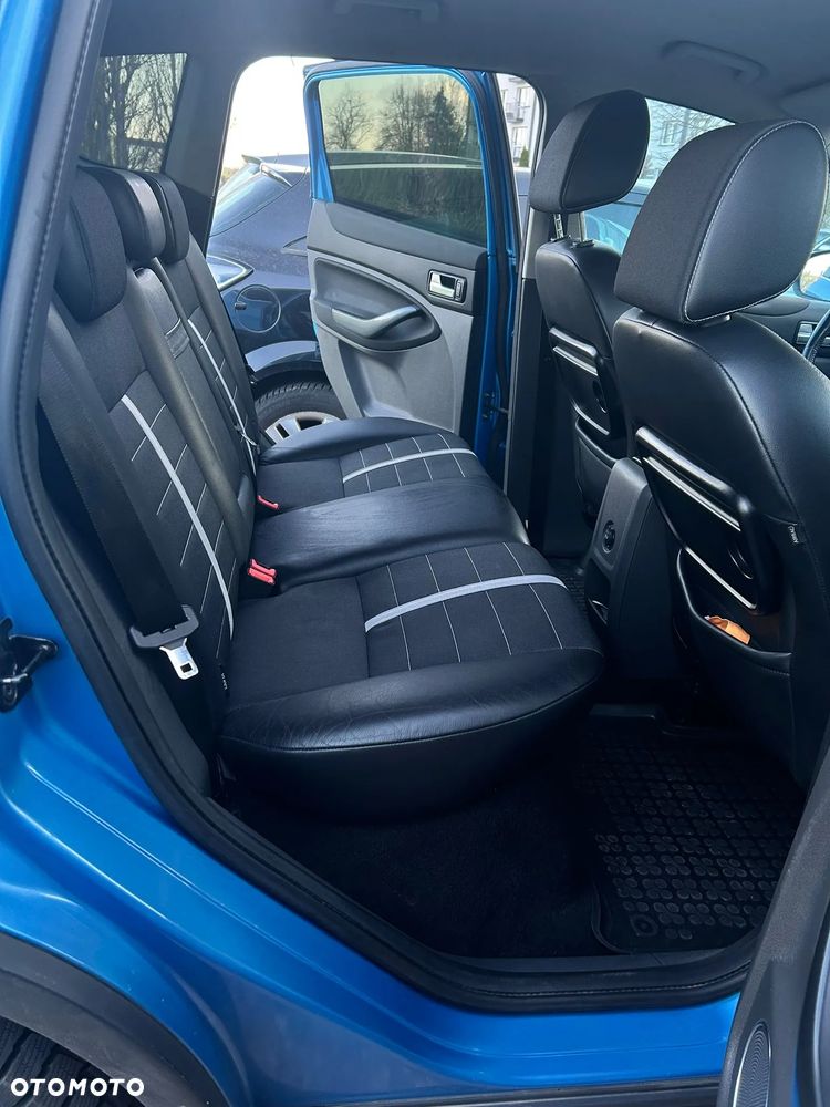 Ford Kuga 2.0 TDCi 2x4 Titanium - 8