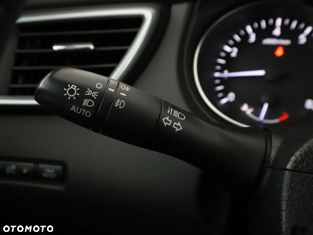 Nissan Qashqai 1.3 DIG-T DCT N-CONNECTA - 32