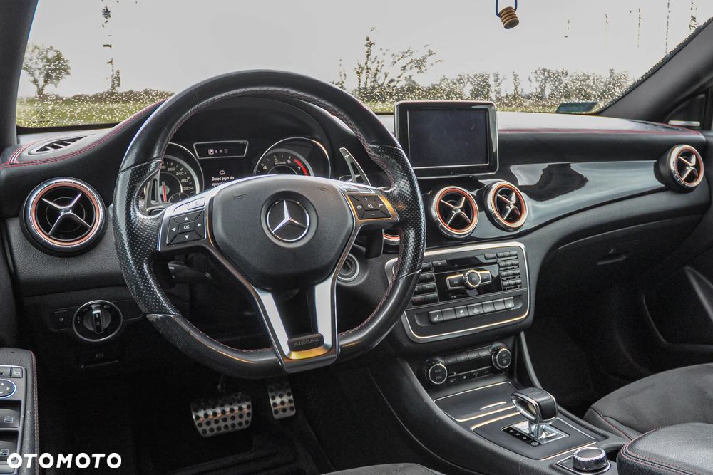 Mercedes-Benz CLA AMG 45 4-Matic - 9