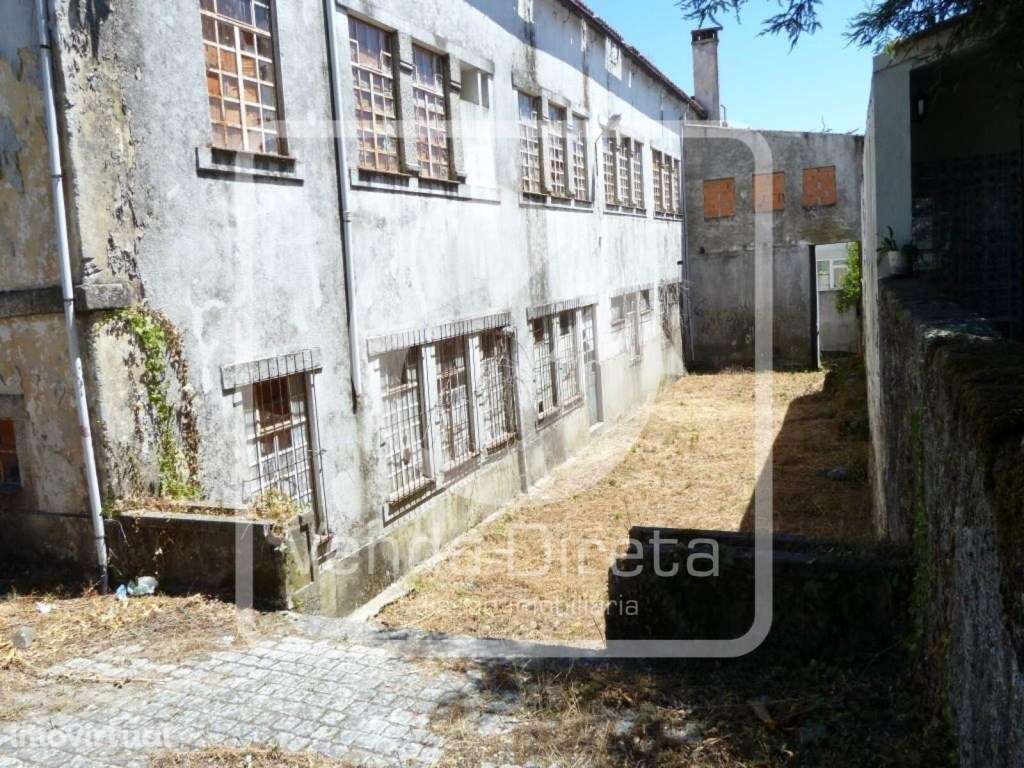 Prédio para Reabilitação - Centro de Nelas. - Grande imagem: 4/7