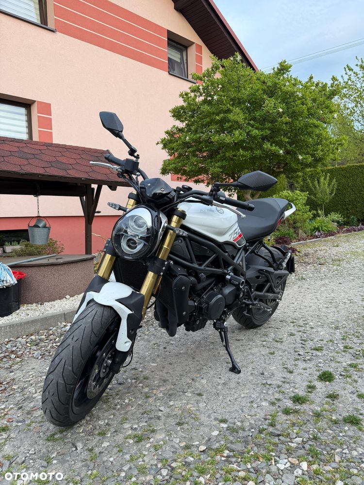 Benelli 752 S - 5