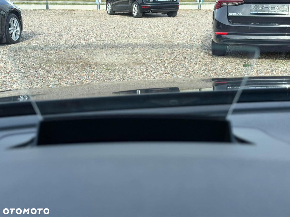 Volkswagen Passat - 24