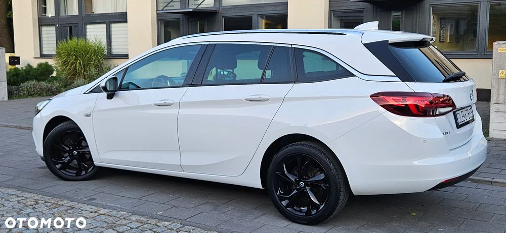 Opel Astra 1.6 D Start/Stop Dynamic - 36