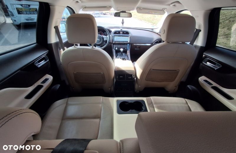 Jaguar F-Pace 2.0 i4D AWD R-Sport - 11