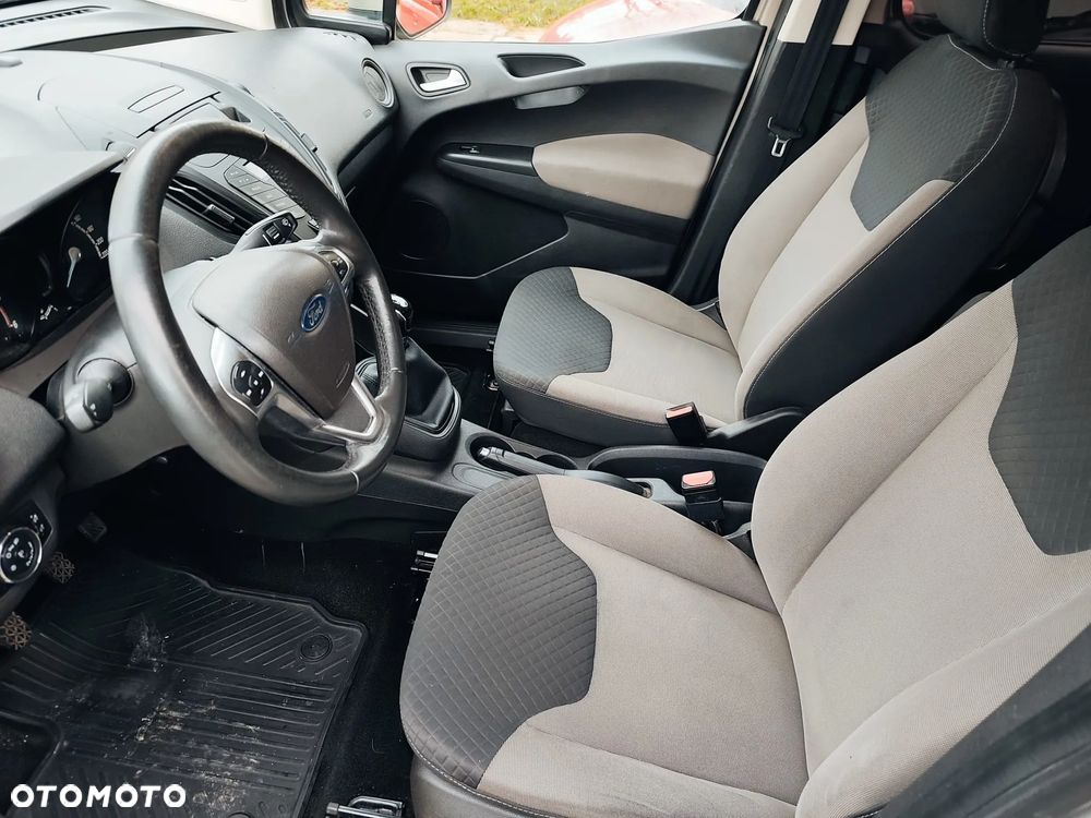 Ford Tourneo Courier 1.6 TDCi Titanium - 5