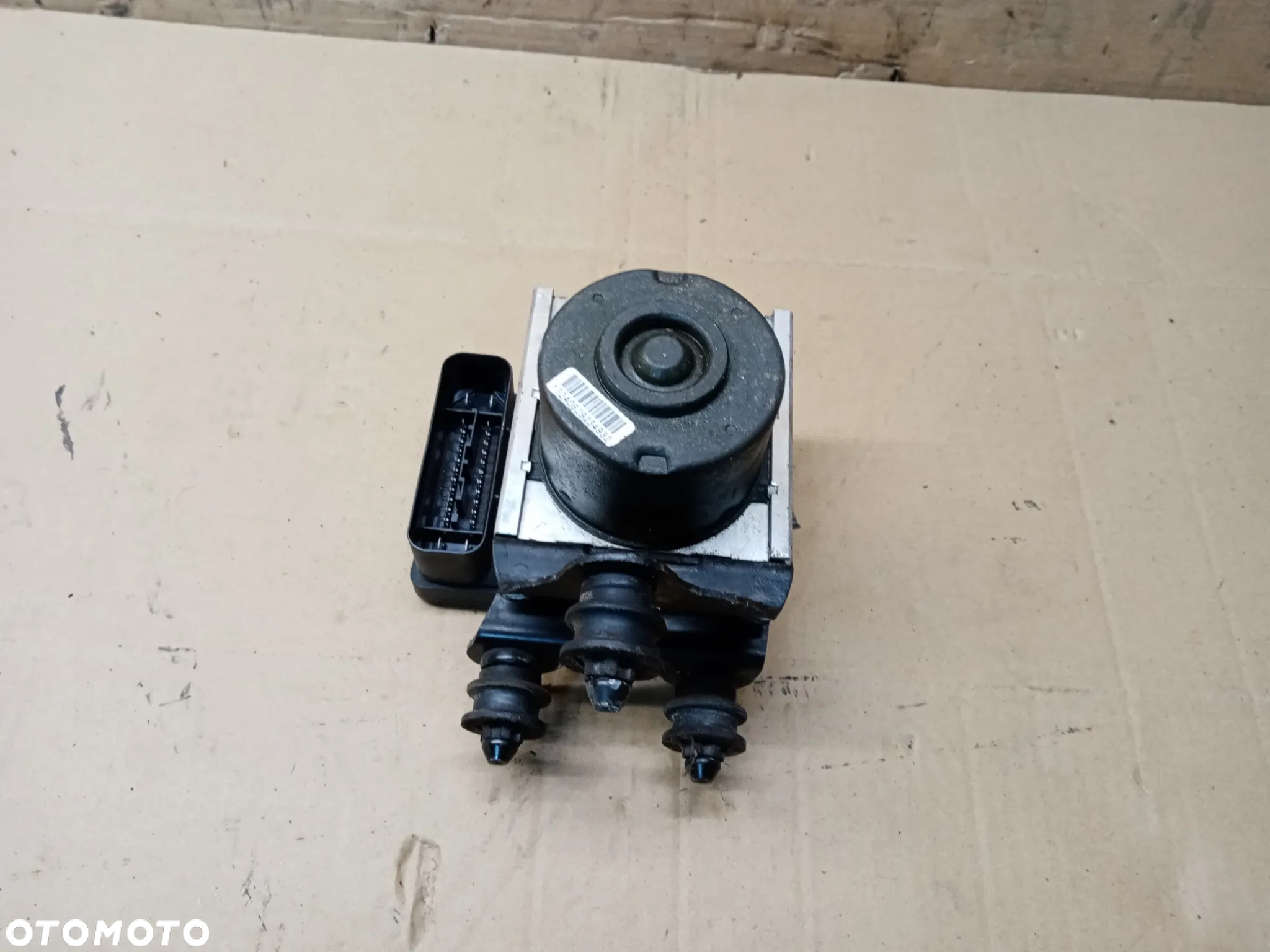 Pompa sterownik ABS Volkswagen Caddy III 2K0907379B - 5