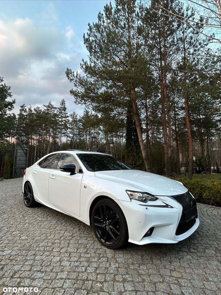 Lexus IS 300h F Sport EU6 - 1