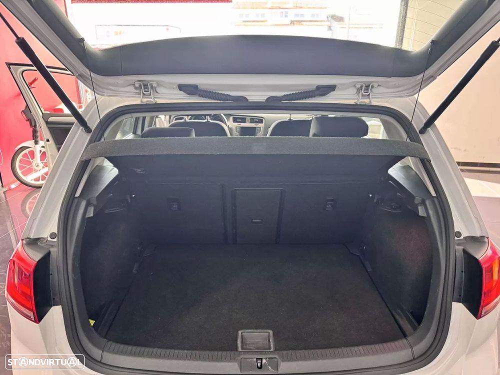 VW Golf 1.6 TDi BlueMotion Confortline - 9