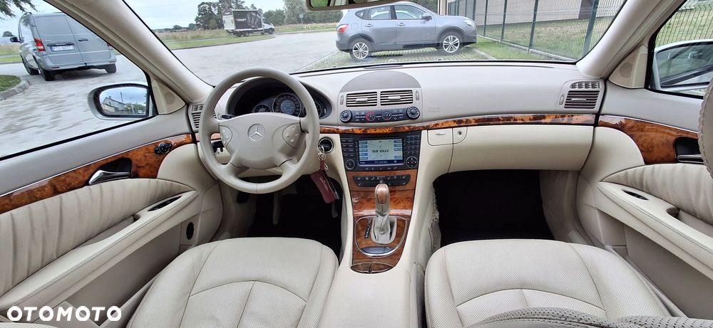 Mercedes-Benz Klasa E 350 4Matic Automatik Elegance - 13