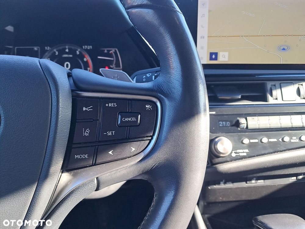 Lexus ES 300h Business Edition - 22
