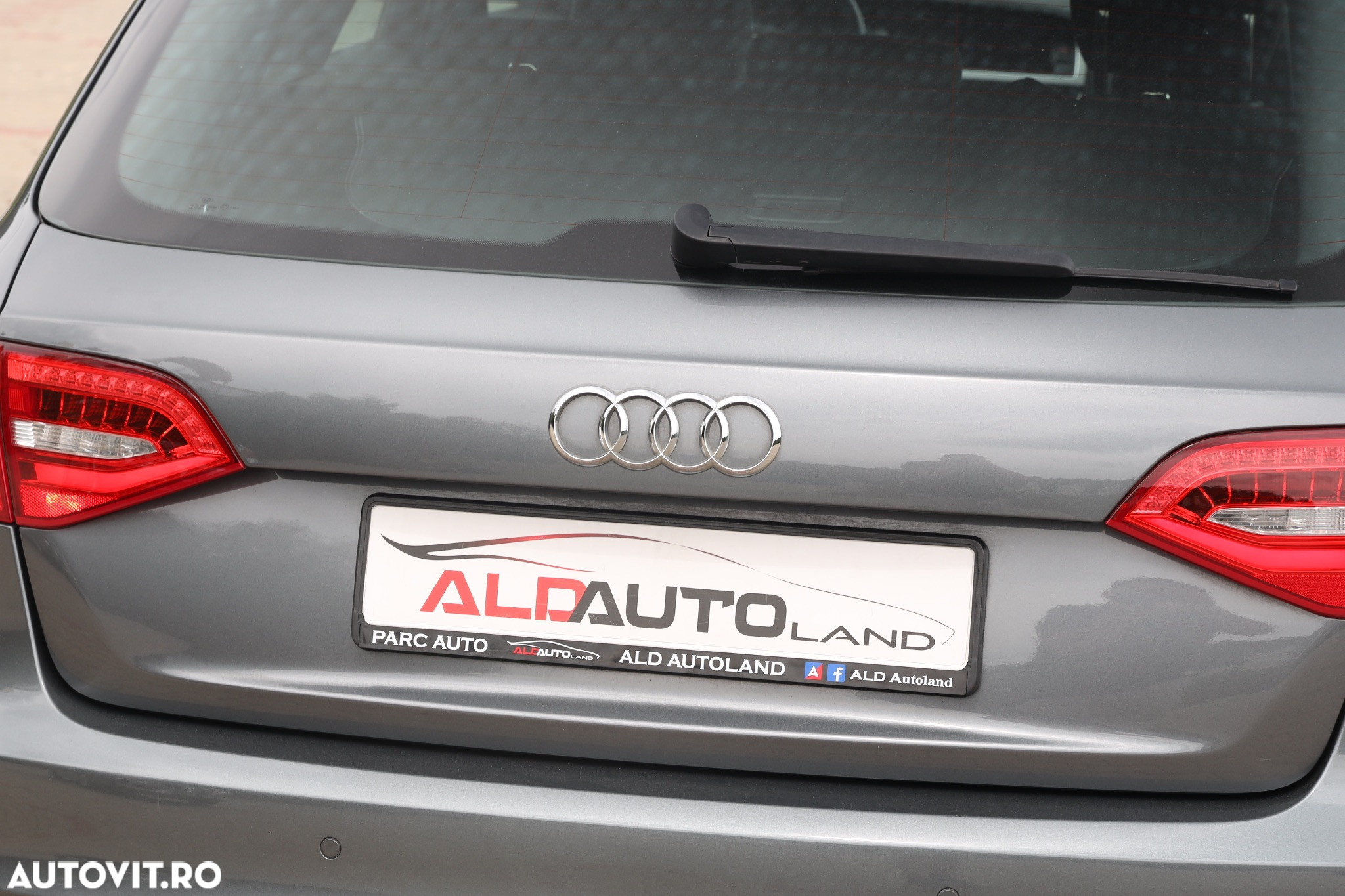 Audi A4 2.0 TDI DPF S line Sportpaket - 31